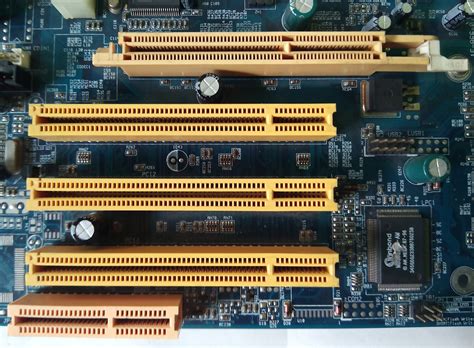 PCIe Connectors .